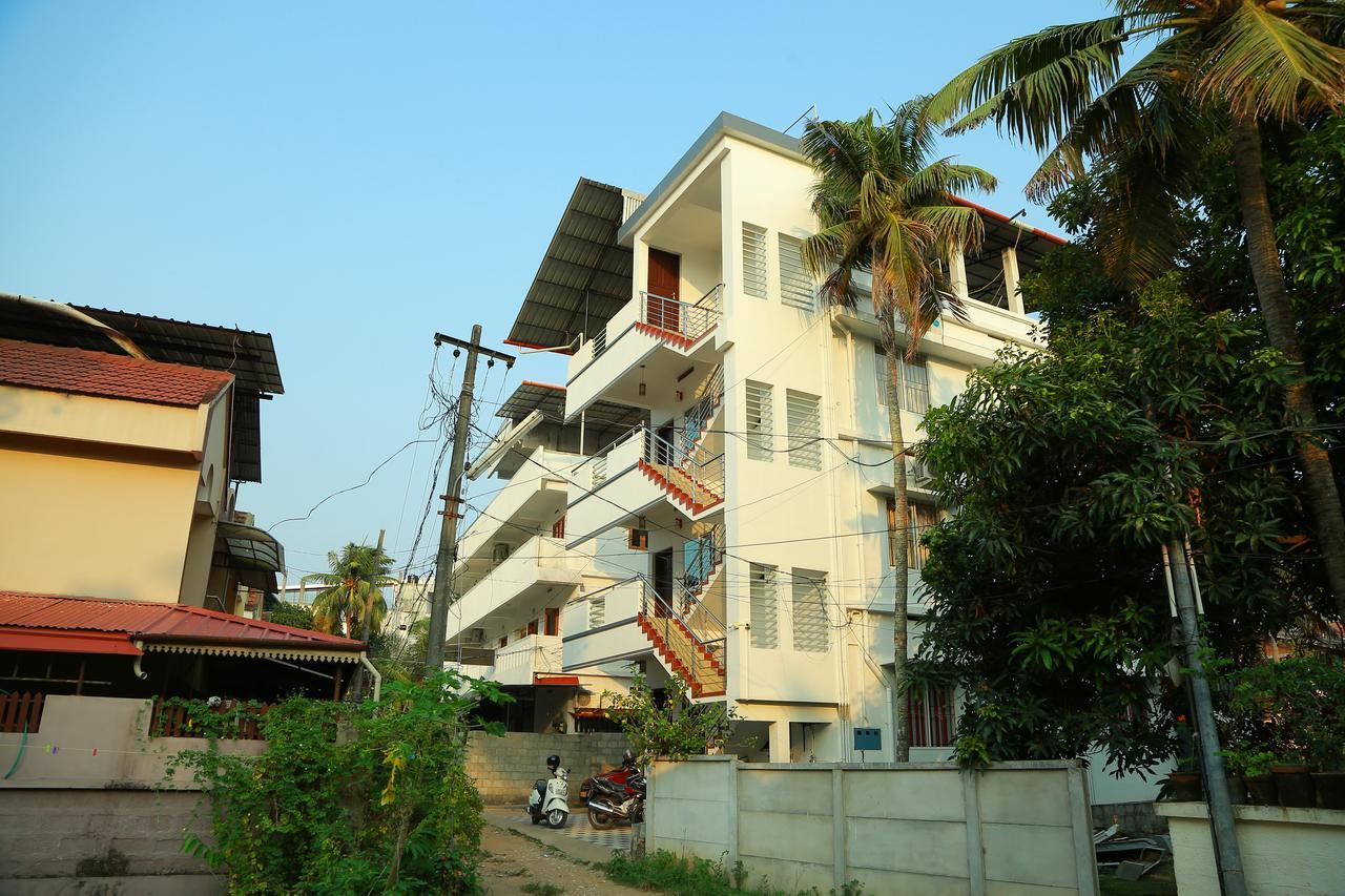 Friendsland Home Stay Kochi Esterno foto