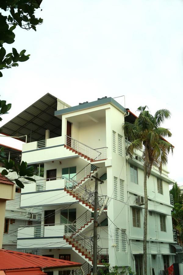 Friendsland Home Stay Kochi Esterno foto